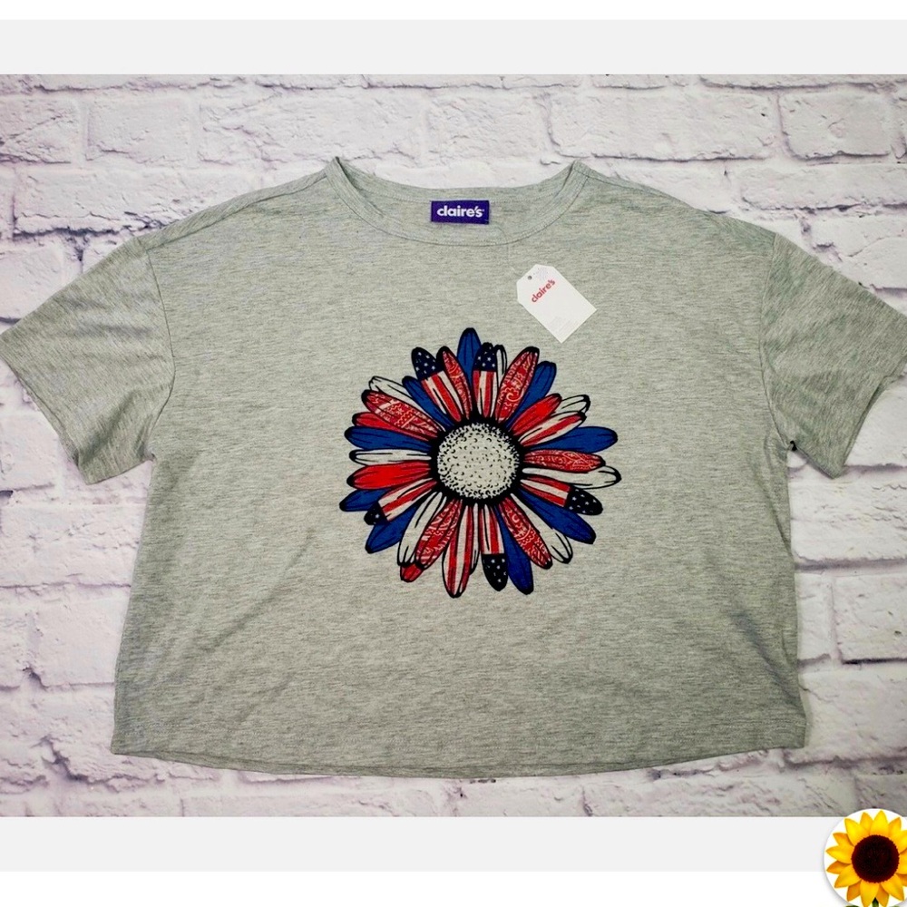 🆕CLAIRE’S: Heather Gray Boxy/CropTee with American Sunflower Graphic: OS